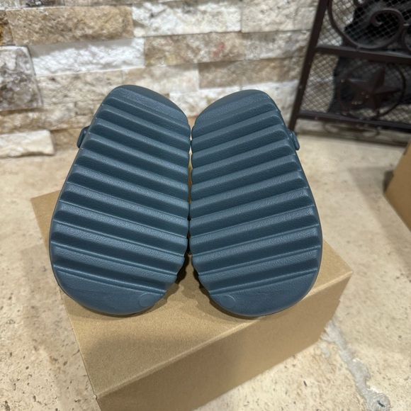 ADIDAS YEEZY SLIDE SLATE MARINE INFANTS ID2354 SIZE 7K "NEW IN BOX" - Picture 6 of 7
